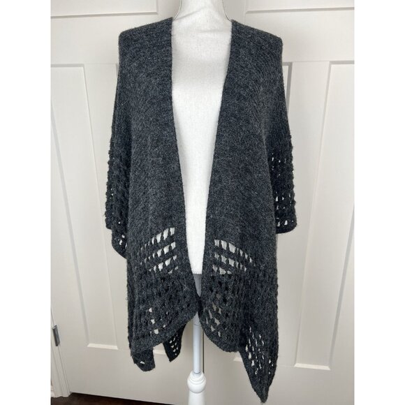 Do Everything in Love Shawl Wrap Kimono One Size Gray Open Front Crocheted Warm - Picture 1 of 11